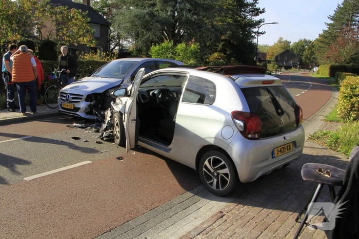 Gewonde bij frontale aanrijding