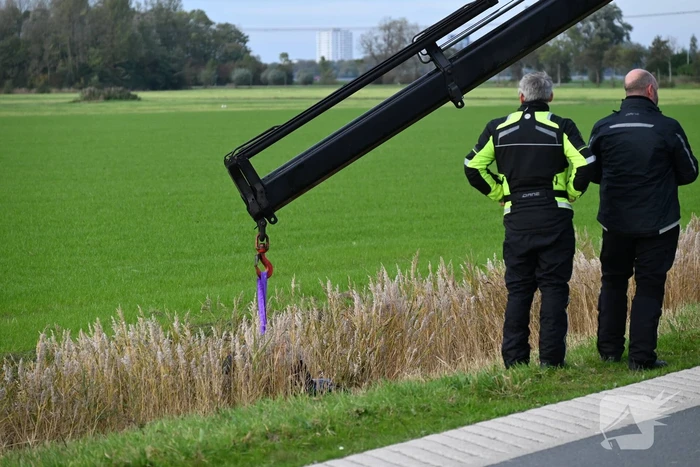 Motorrijder in sloot bij ongeval