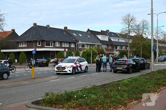 Twee auto's in botsing