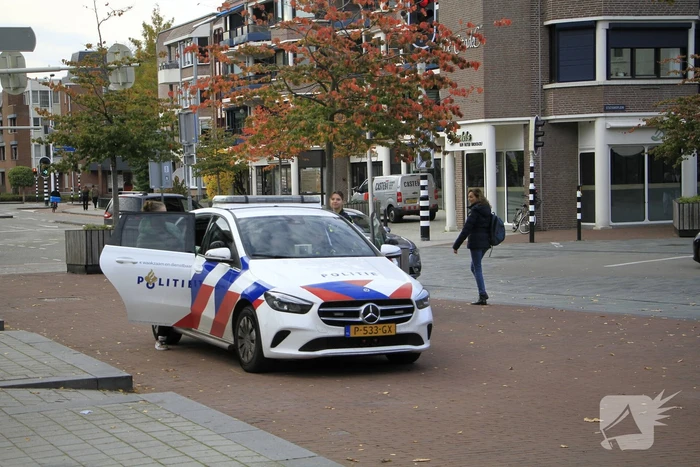 Persoon van spoor gehaald bij station