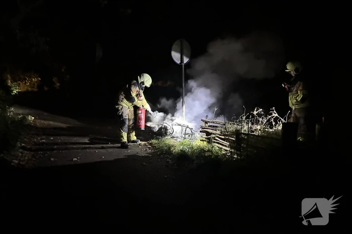 Scooter volledig verwoest door brand