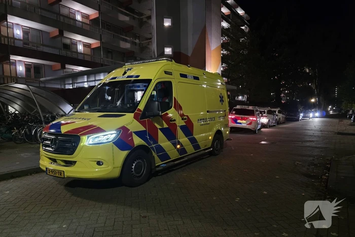 Politie en ambulance ingezet voor conflict in flatwoning