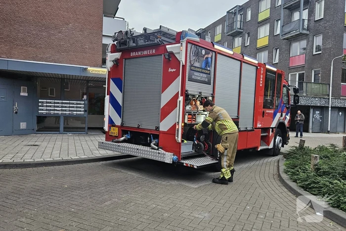 Mogelijke brand in flatgebouw