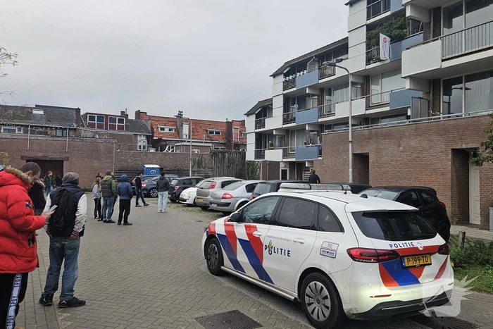 Mogelijke brand in flatgebouw