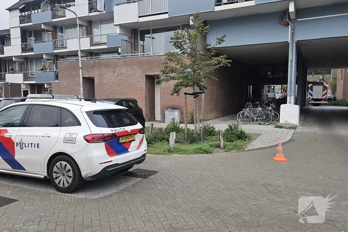 Mogelijke brand in flatgebouw