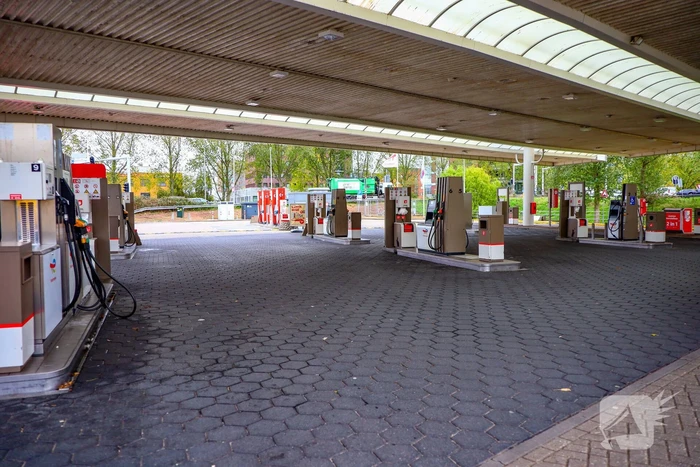 Ongeval leidt tot politieafsluiting bij autodealer