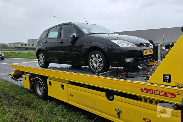 Automobilist raakt van de weg bij ongeval