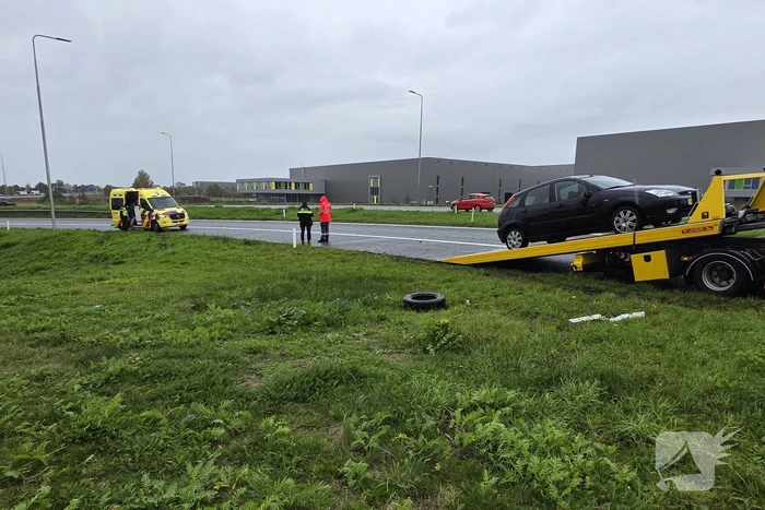 Automobilist raakt van de weg bij ongeval