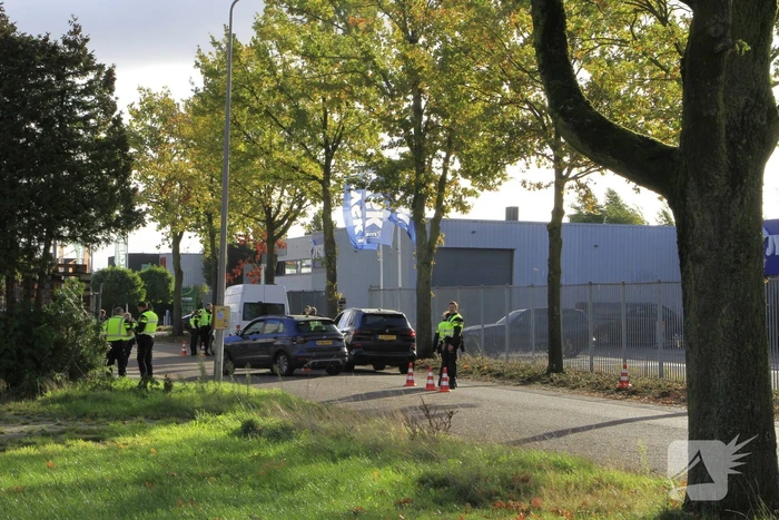 Uitgebreide controle op parkeerplaats winkel