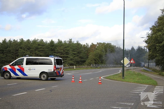 Brand op snelweg door botsing
