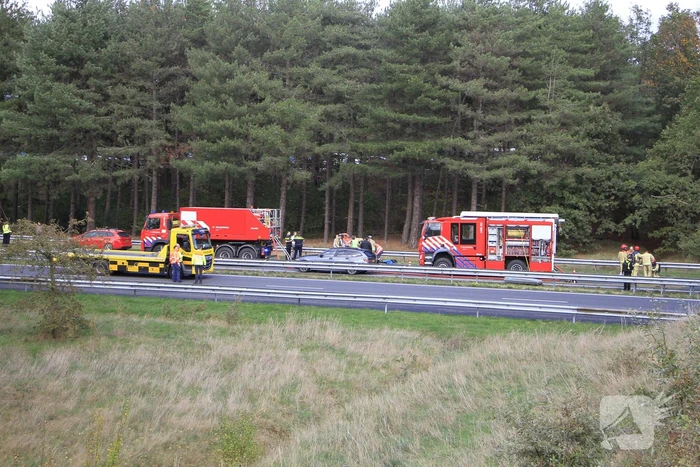 Brand op snelweg door botsing