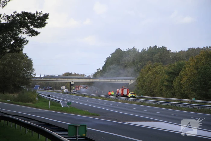 Brand op snelweg door botsing