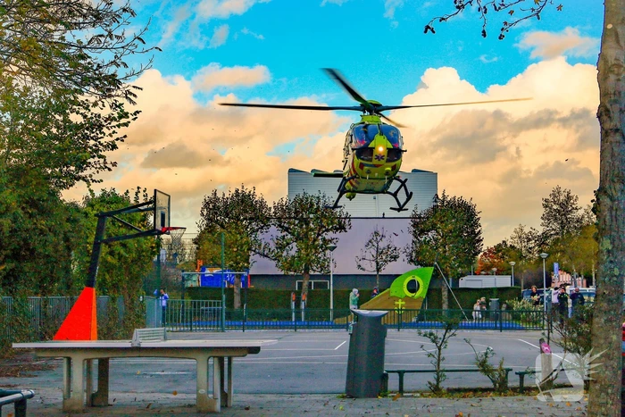 Piloot landt traumaheli op krap veldje
