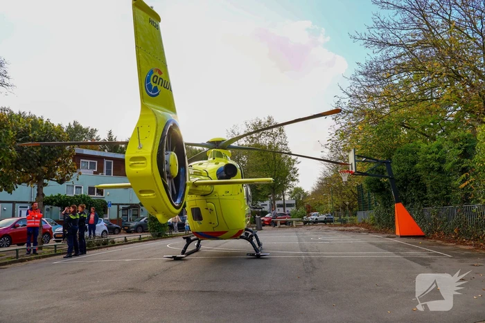 Piloot landt traumaheli op krap veldje