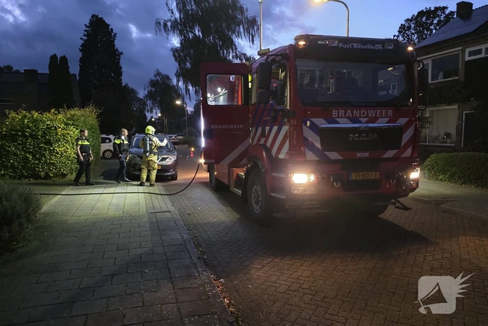 Brand in bijgebouw snel onder controle
