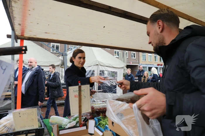 Lidewij de Vos brengt bezoek aan de stad