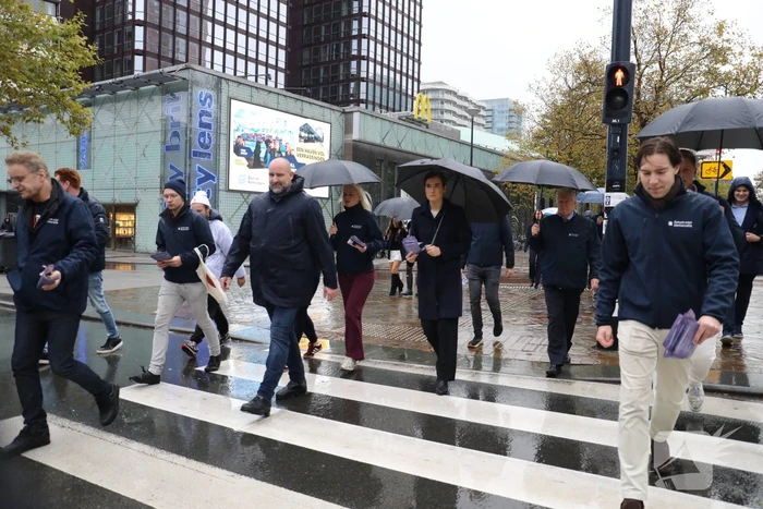 Lidewij de Vos brengt bezoek aan de stad