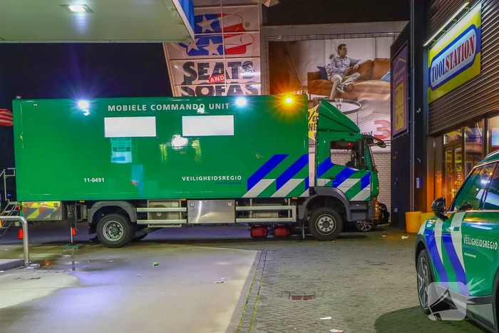 Dance event beëindigd door grote drukte