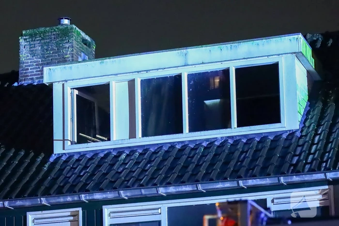Zolderbrand leidt tot opschaling brandweer