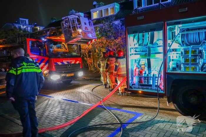 Zolderbrand leidt tot opschaling brandweer