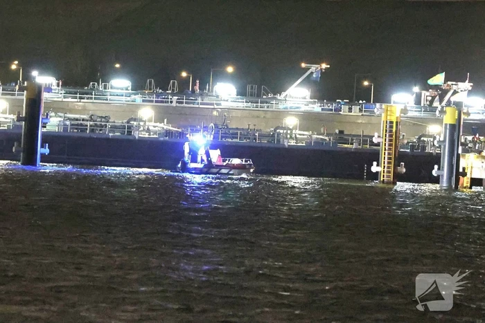 Twee vermisten na aanvaring in haven