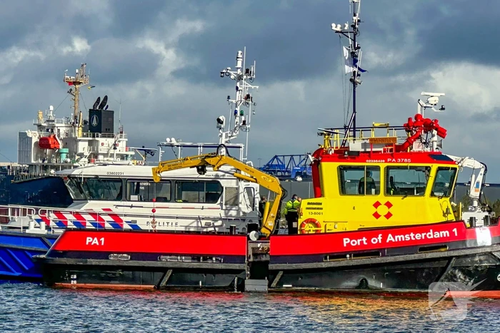 Hulpdiensten zoeken vermiste opvarenden