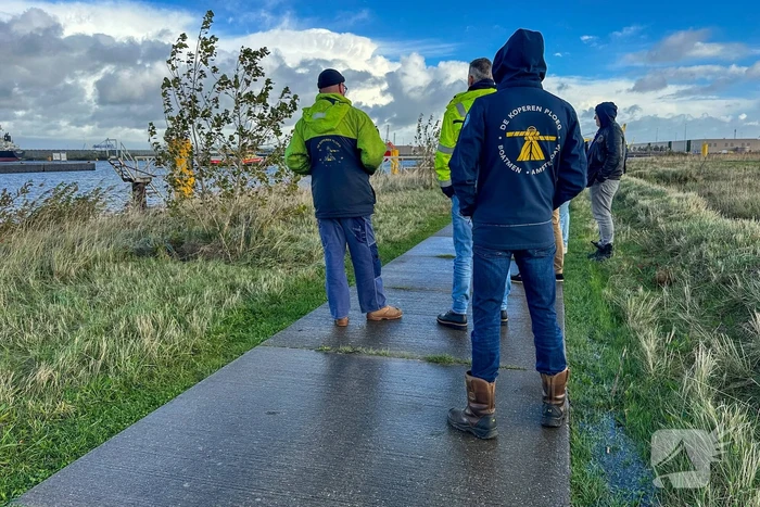 Hulpdiensten zoeken vermiste opvarenden