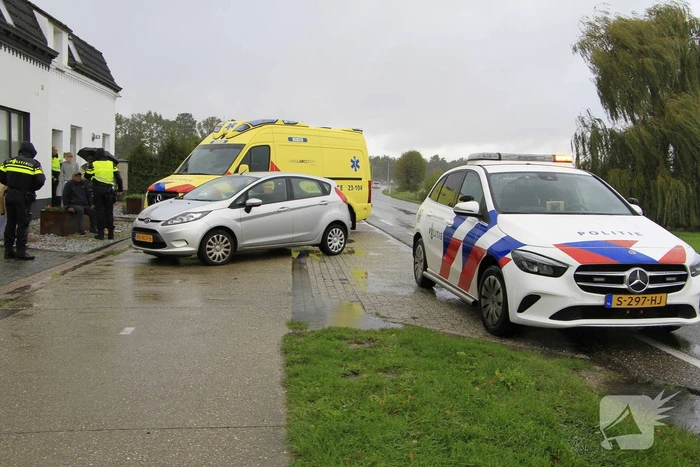 Crossmotor geschept door auto tijdens ongeval