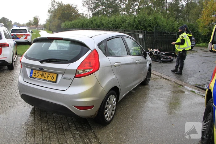 Crossmotor geschept door auto tijdens ongeval