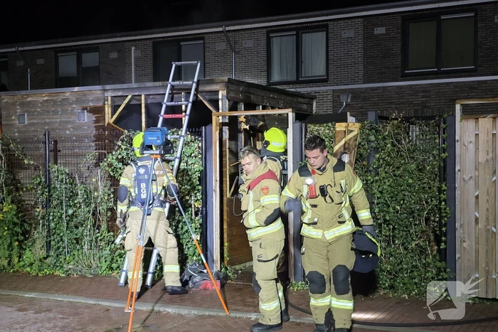 Brand in bijgebouw snel geblust