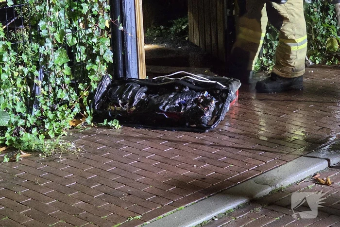 Brand in bijgebouw snel geblust