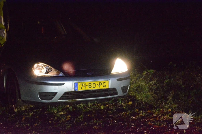 Auto beschadigd na botsing met koe