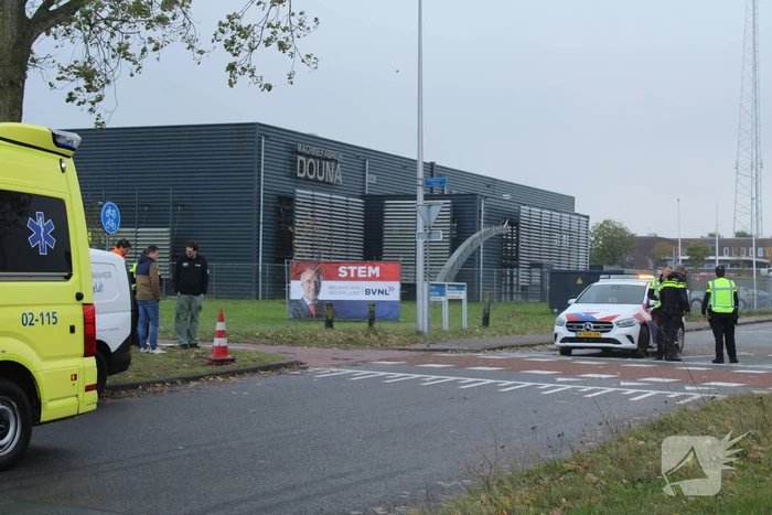 Fietser aangereden door bestelbus