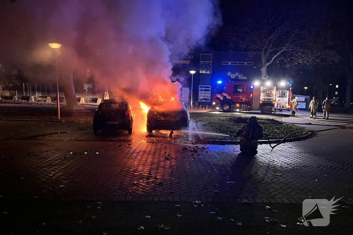 Auto brand volledig uitgebrand