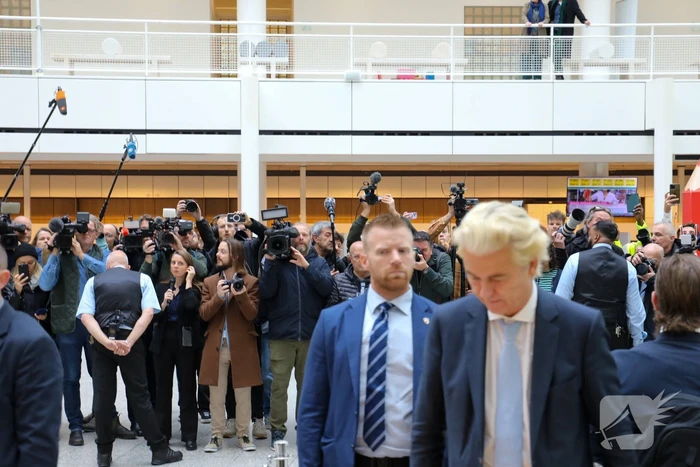 Grote belangstelling voor Wilders bij stembus