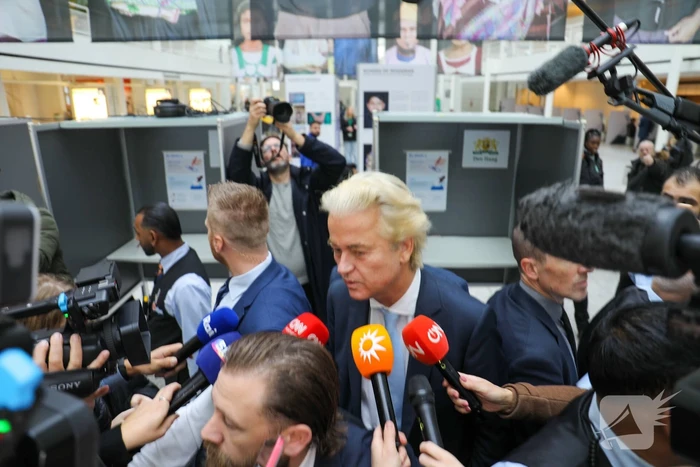 Grote belangstelling voor Wilders bij stembus
