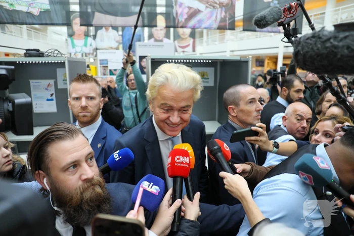 Grote belangstelling voor Wilders bij stembus