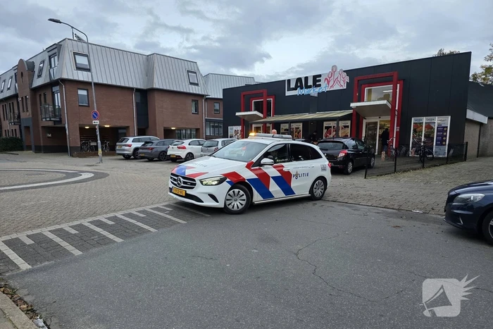 Automobilist krijgt bekeuring vanwege rijdend filmen van hulpdiensten
