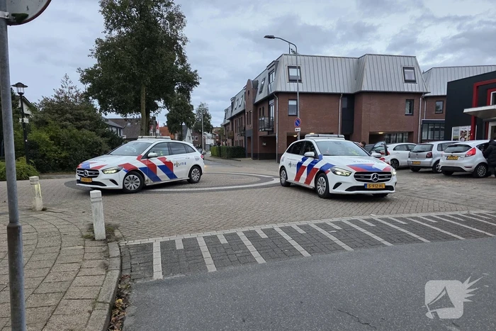 Automobilist krijgt bekeuring vanwege rijdend filmen van hulpdiensten