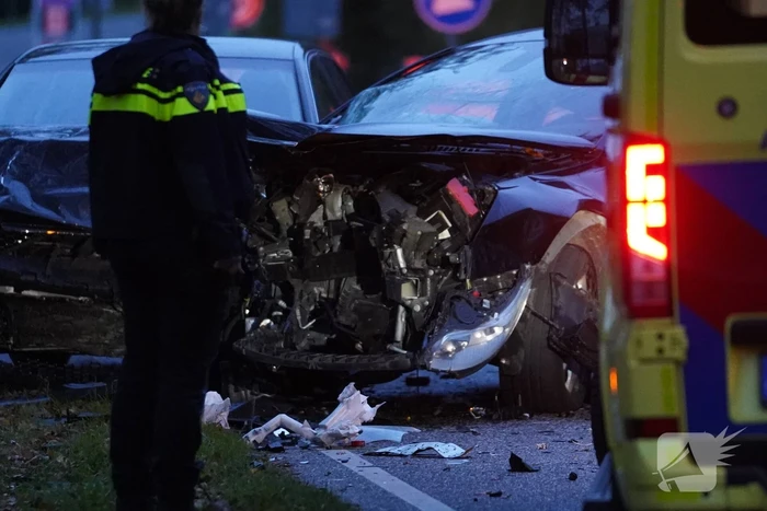 Twee gewonden bij auto-ongeval