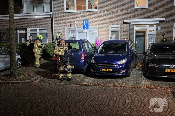 Woningbrand door vergeten pannetje, bewoner nagekeken door het ambulancepersoneel