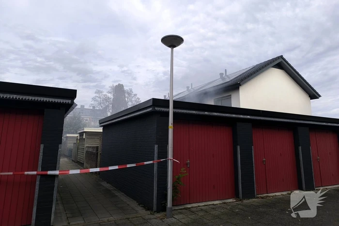 Brand in schuur snel onder controle