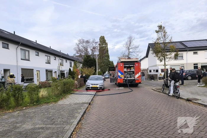 Brand in schuur snel onder controle