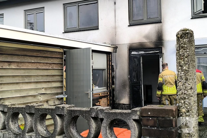 Brand in schuur snel onder controle