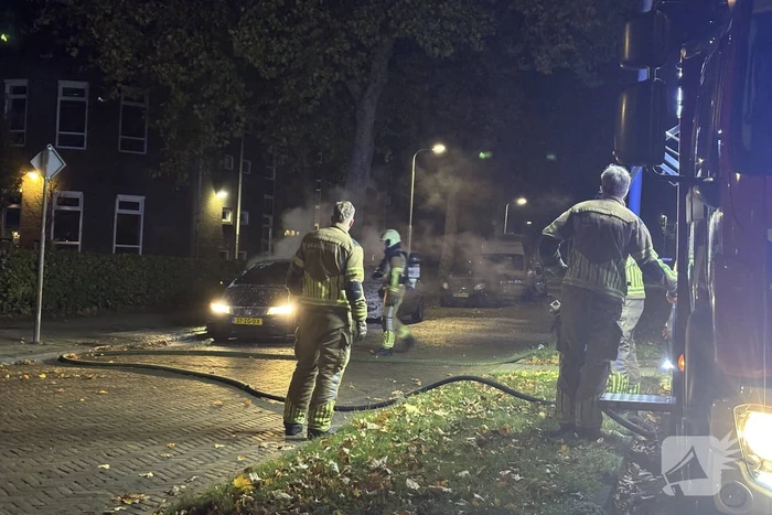Rookontwikkeling uit geparkeerde auto