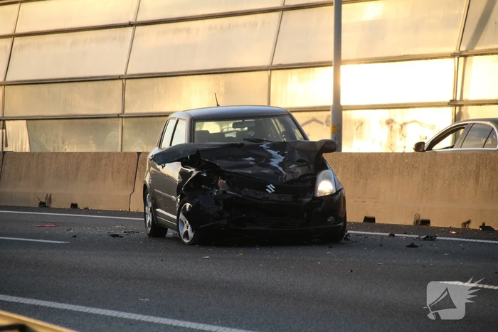Twee auto's total loss na aanrijding