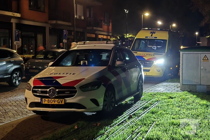 Deur ingetrapt na keukenbrand