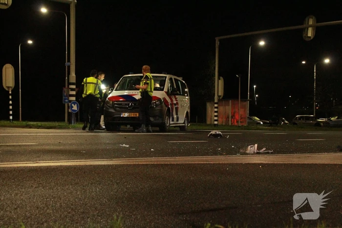 aanrijding tussen auto en scooter leidt tot gewonde