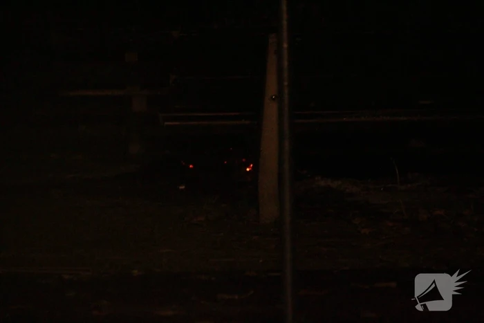 Jongeren steken hout in brand