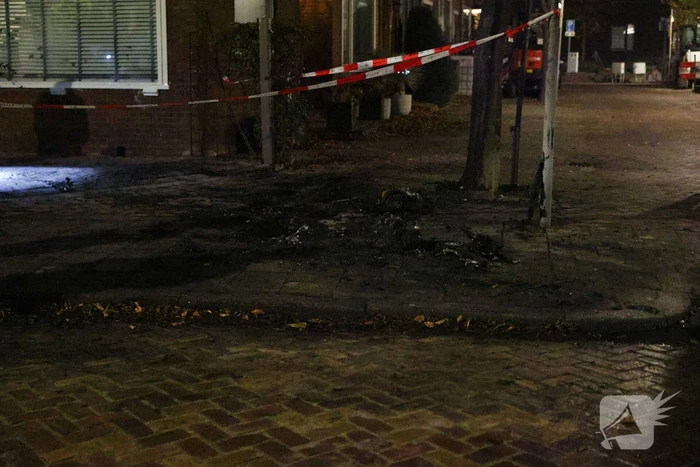 Auto volledig uitgebrand